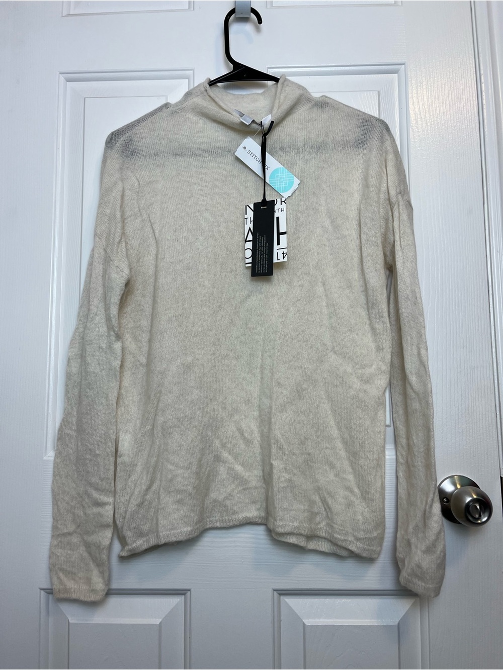 NWT 41 Hawthorne Women’s Cream Cashmere Sweater